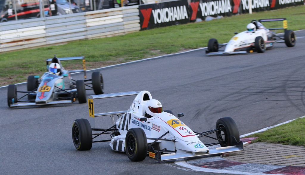Mads Hoe i front.
(Foto: Motorsporten.dk)